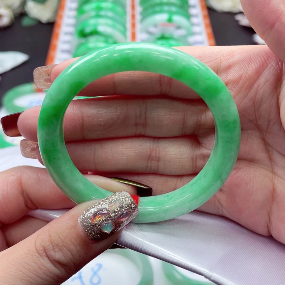 翡翠未镶嵌手镯翡翠