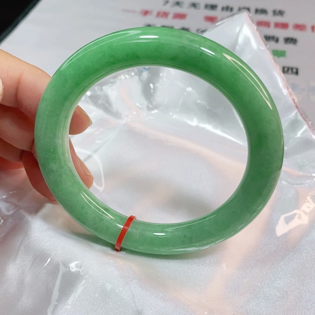 翡翠手镯未镶嵌戴*娜59.2圈口圆条