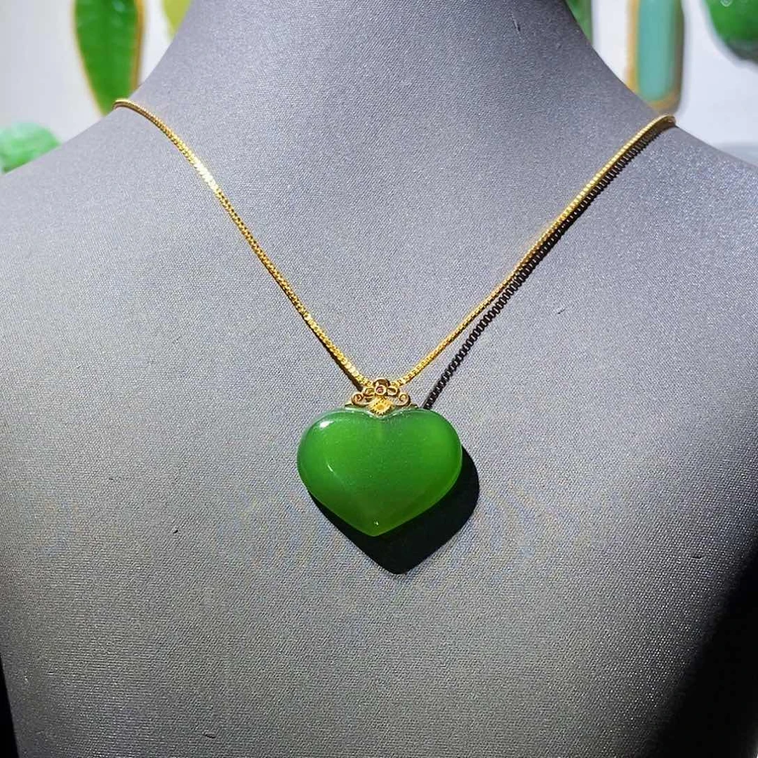 和田玉18K金镶嵌颈饰