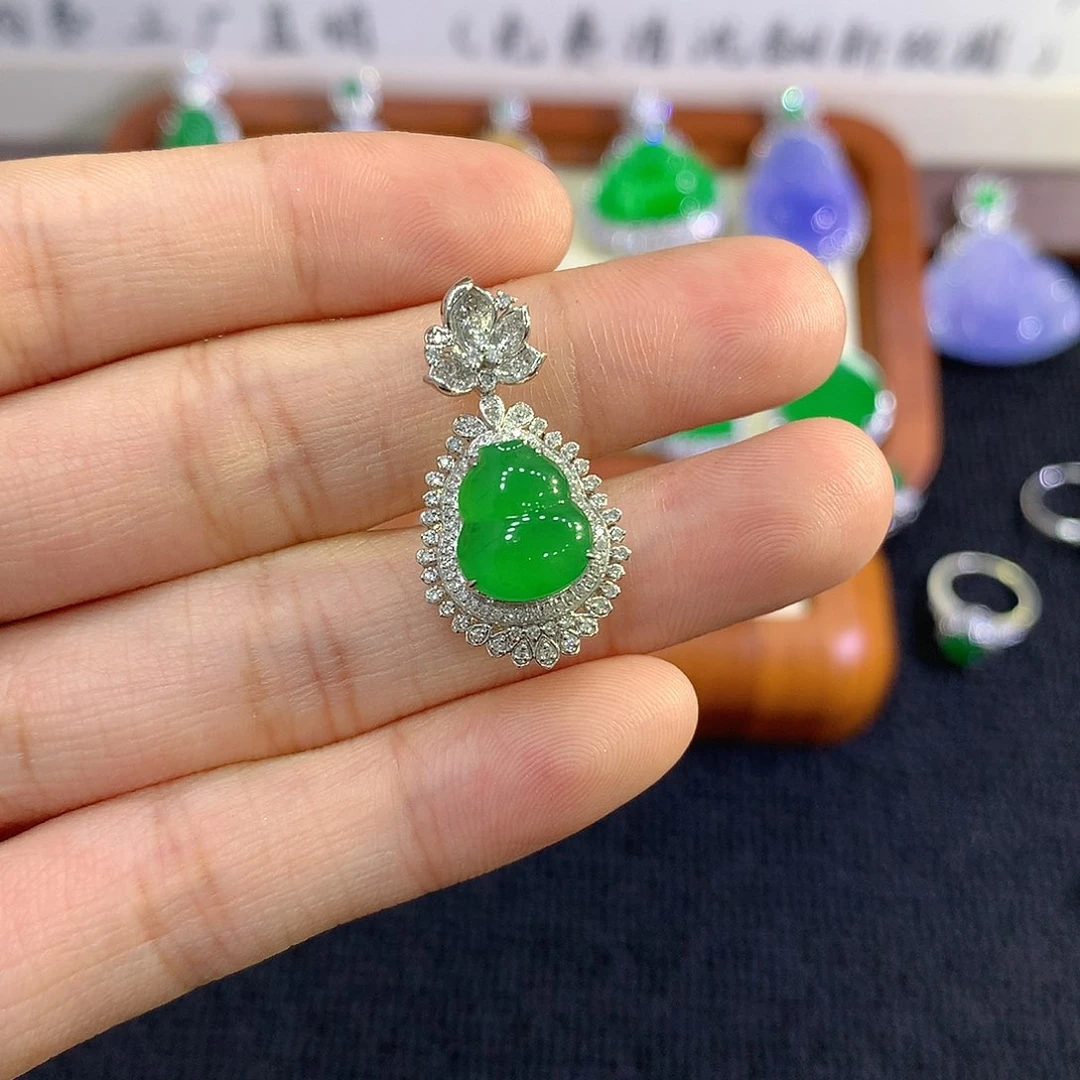 【闪购商品】吊坠(不含链)18K金镶嵌翡翠葫芦