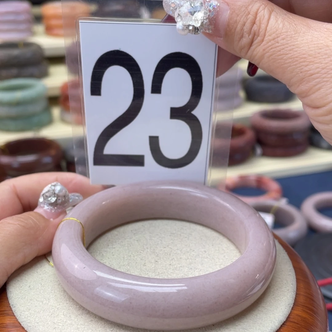 【闪购商品】石英质玉手镯未镶嵌