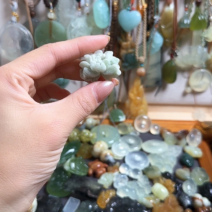 蛇纹石玉合金颈饰