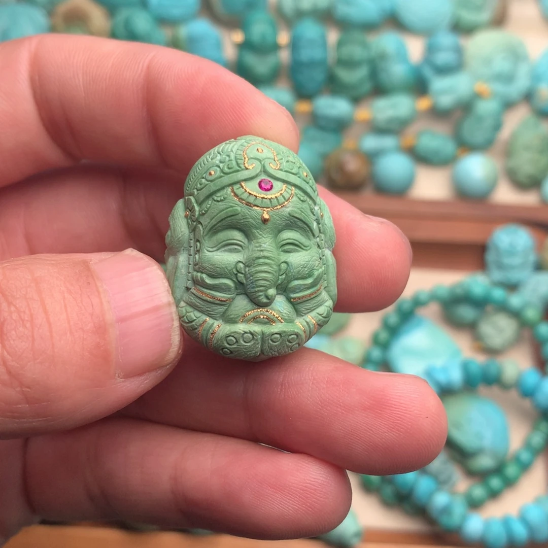 L***阳绿松石未镶嵌颈饰