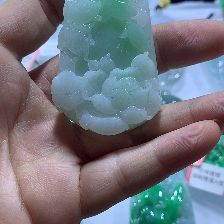 翡翠未镶嵌颈饰天然翡翠A货吊坠