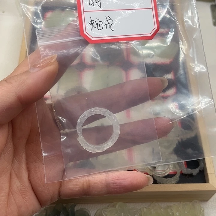 岄***蛇纹石玉合金戒指