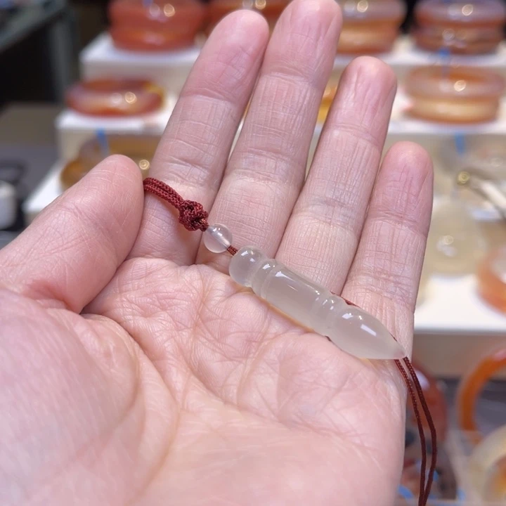 玛瑙/玉髓颈饰未镶嵌我****耶