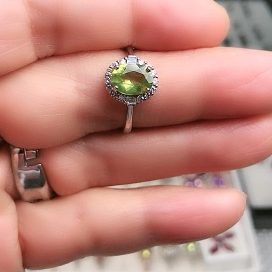 银S925镶嵌戒指橄榄石天然橄榄石戒指s925银镶嵌