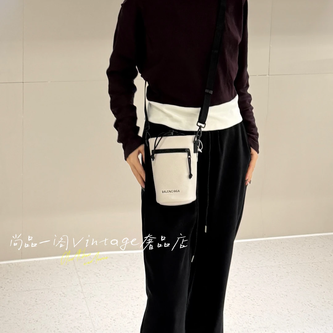 未使用 Balenciaga/巴黎世家 尚品一阁/熊猫水桶斜挎包