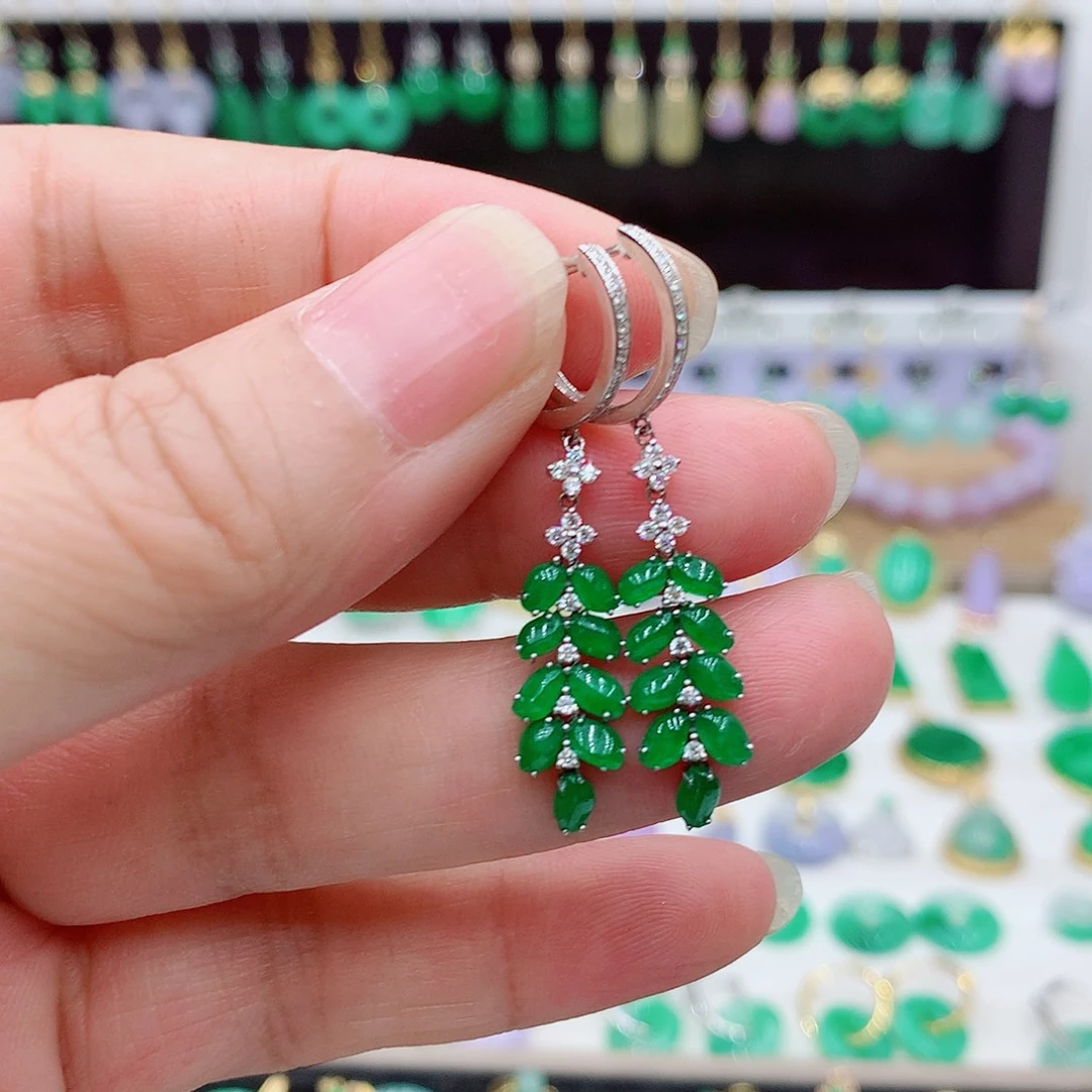 月***兮18K金镶嵌翡翠耳饰