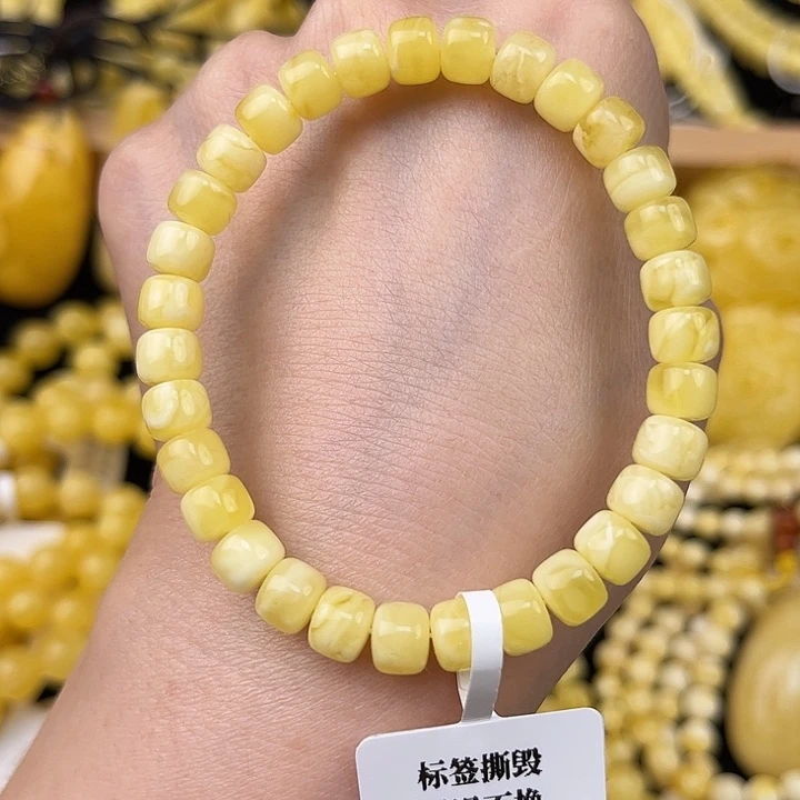 琥珀未镶嵌颈饰琥珀