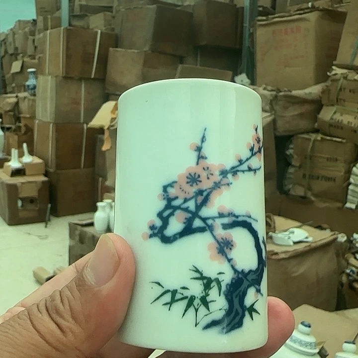 七十年代陶瓷笔筒