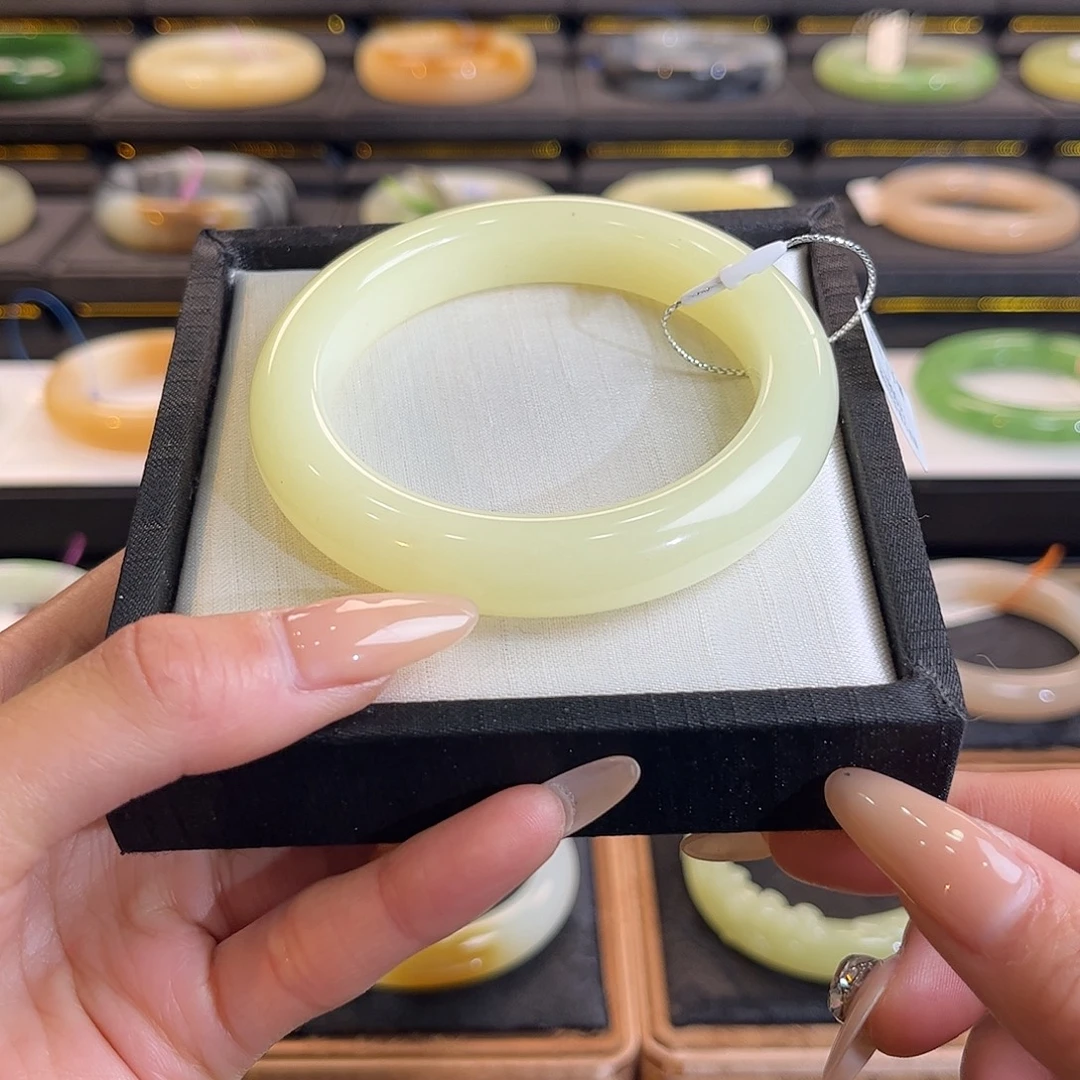 和田玉未镶嵌手镯57 58