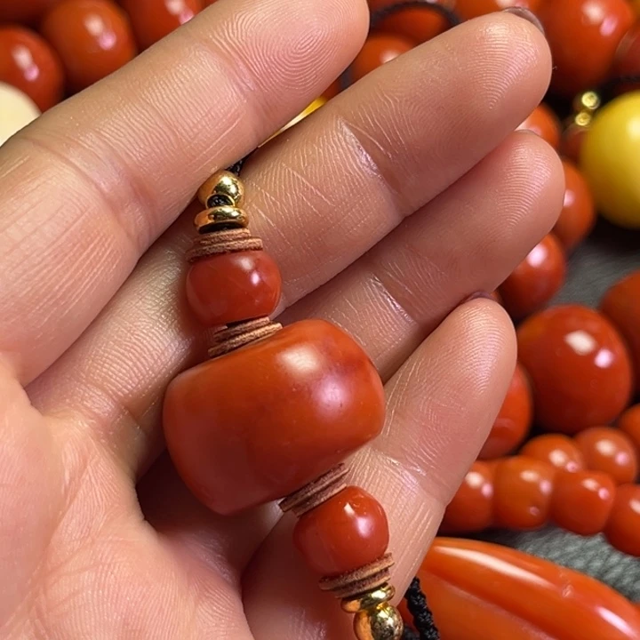 颈饰琉璃强*琉璃……….