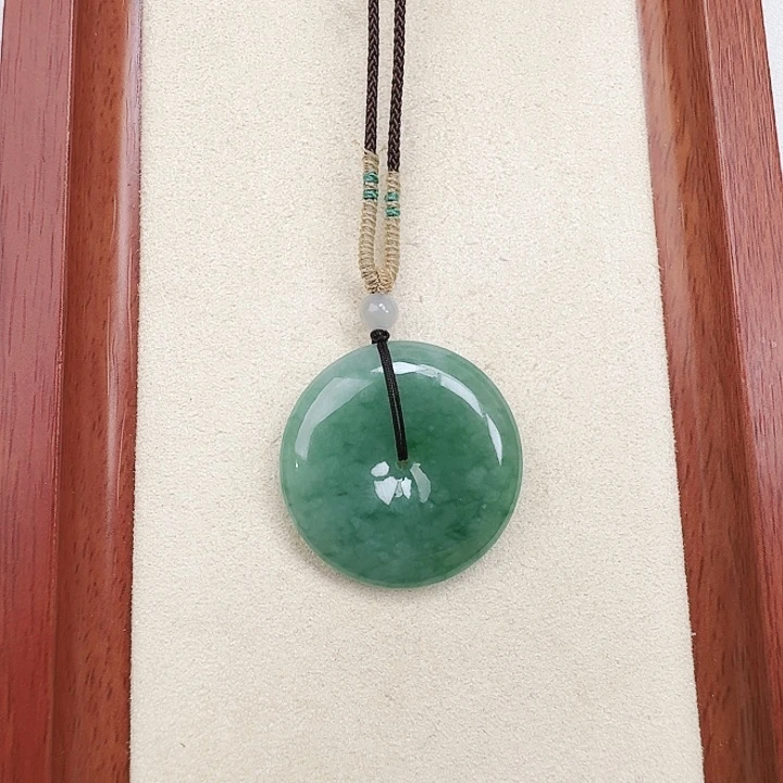 翡翠未镶嵌颈饰孤品