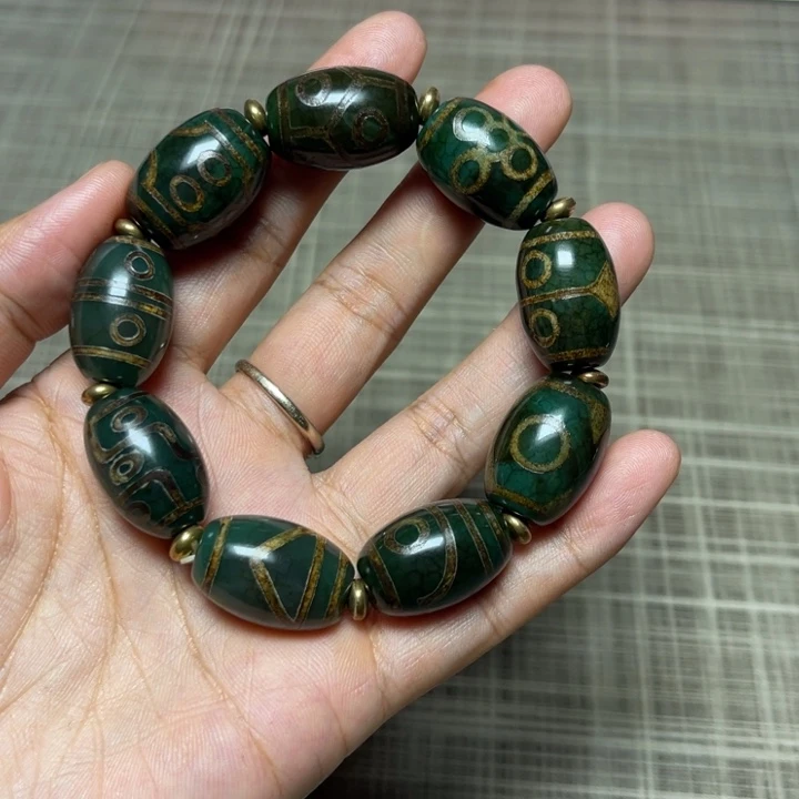 未镶嵌套链玛瑙/玉髓绿九眼手串