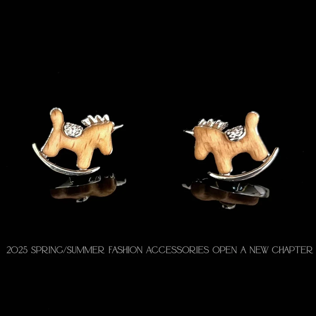 铜合金耳饰 镀K金 2025款C8902【旋转木马】BOBAOLI 耳钉