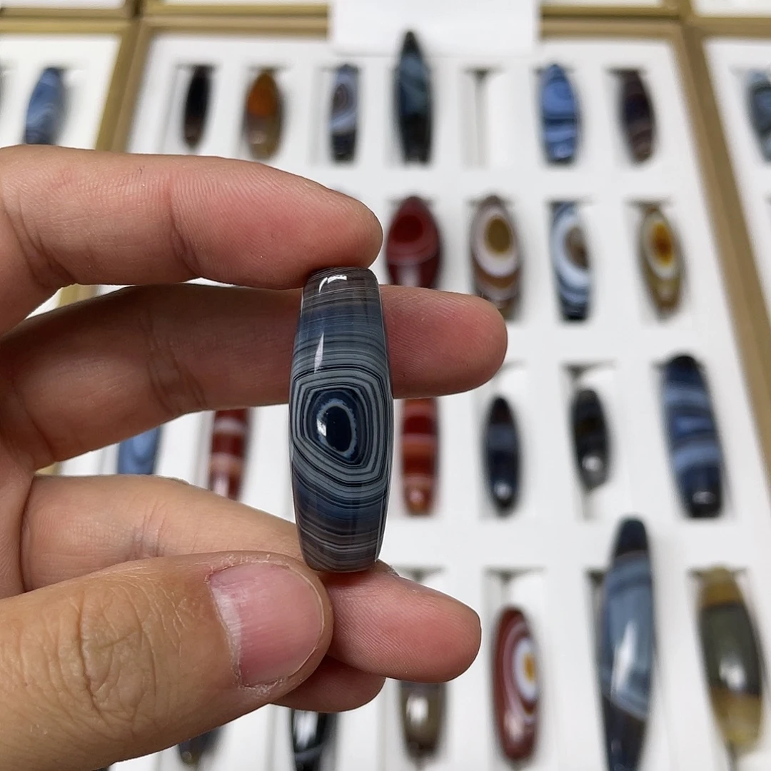 小***丁合金颈饰玛瑙/玉髓