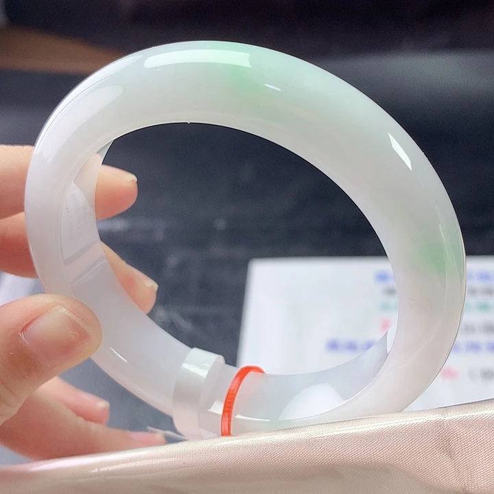 翡翠未镶嵌手镯56圈