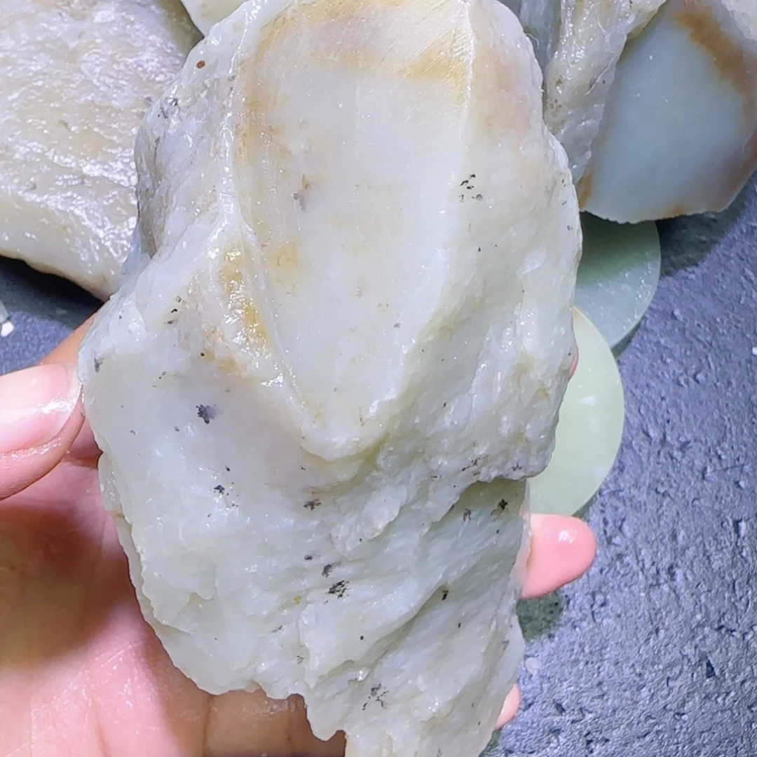 和田玉未镶嵌珠宝半成品