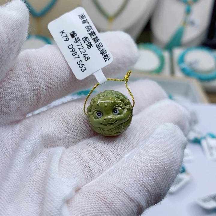 绿松石未镶嵌珠宝奇石