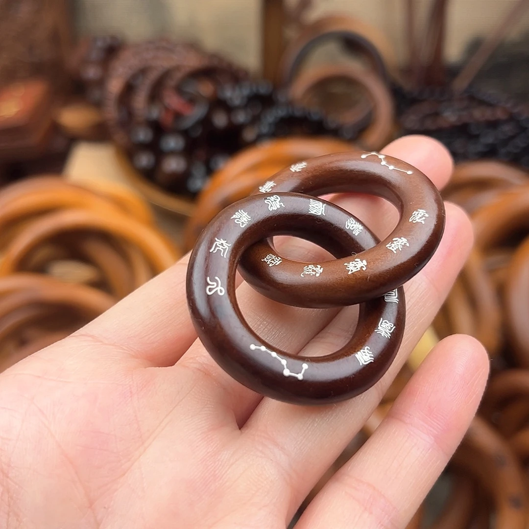 是***的2.5内径枣木老料镶银乾坤圈不退不换