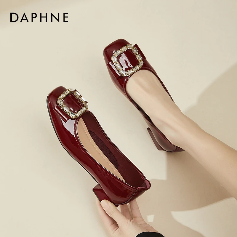 达芙妮方头不累单鞋女2025新款夏季胖脚显小皮鞋浅口法式低跟婚鞋