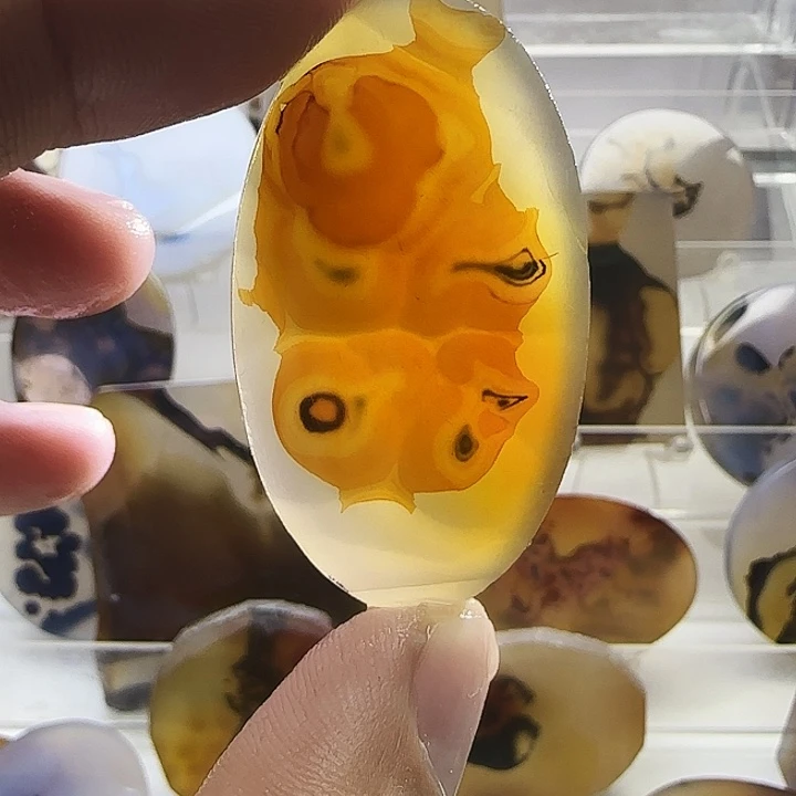 玛瑙/玉髓未镶嵌珠宝奇石