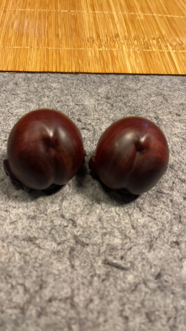 小叶紫檀手把桃（檀香紫檀）