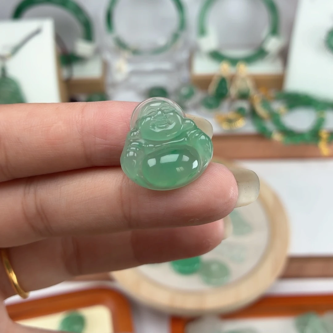 石英质玉（非洲翠）未镶嵌颈饰
