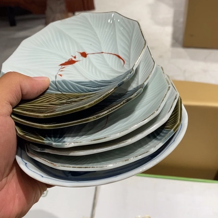 日本瓷器小盘大漏