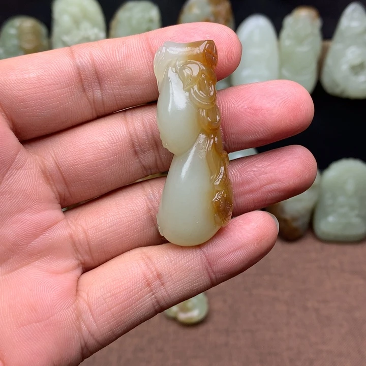 和田玉（糖玉）未镶嵌颈饰