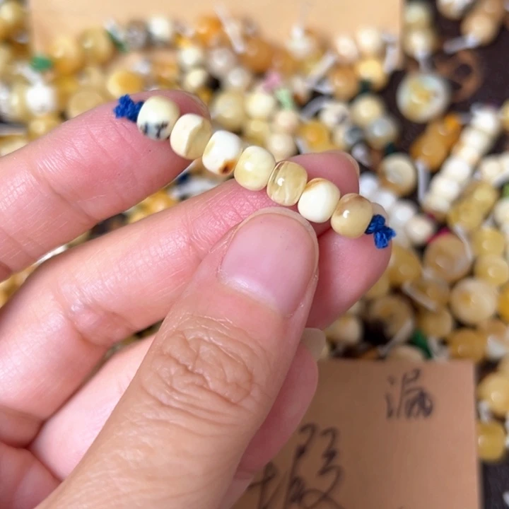 蜜蜡未镶嵌裸石6mm一组