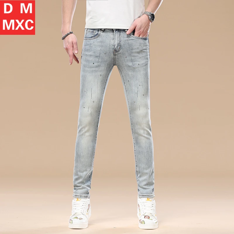 高端欧货潮流时尚烫钻浅蓝牛仔裤男弹力修身小脚2025春夏新款长裤