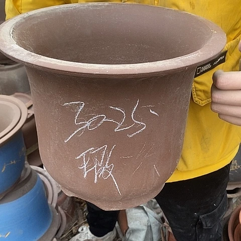 紫砂中国宜兴紫砂花盆，