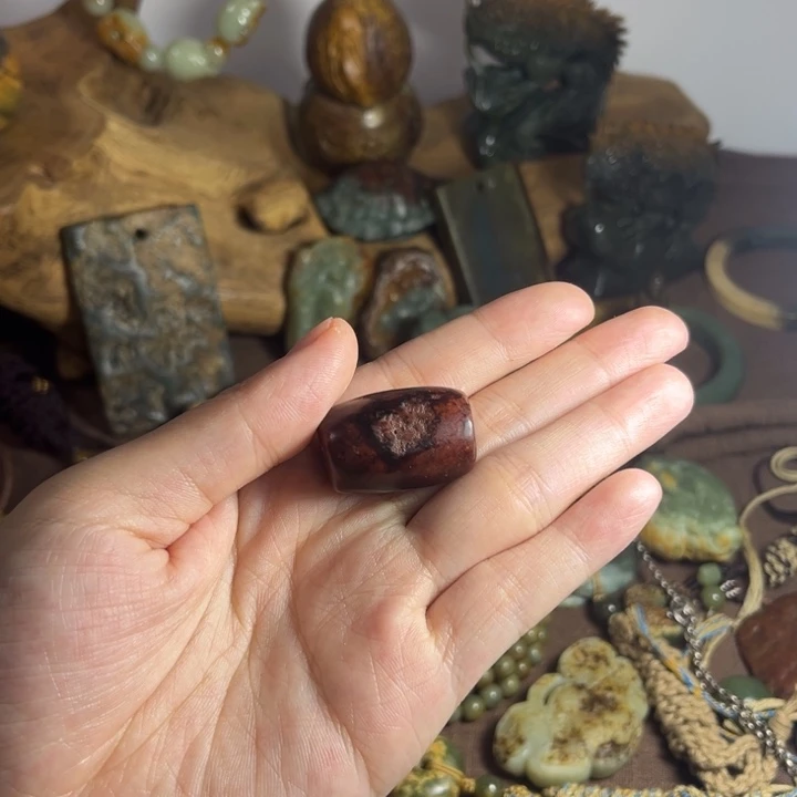 未镶嵌岫岩河磨玉（透闪石质玉）挂件