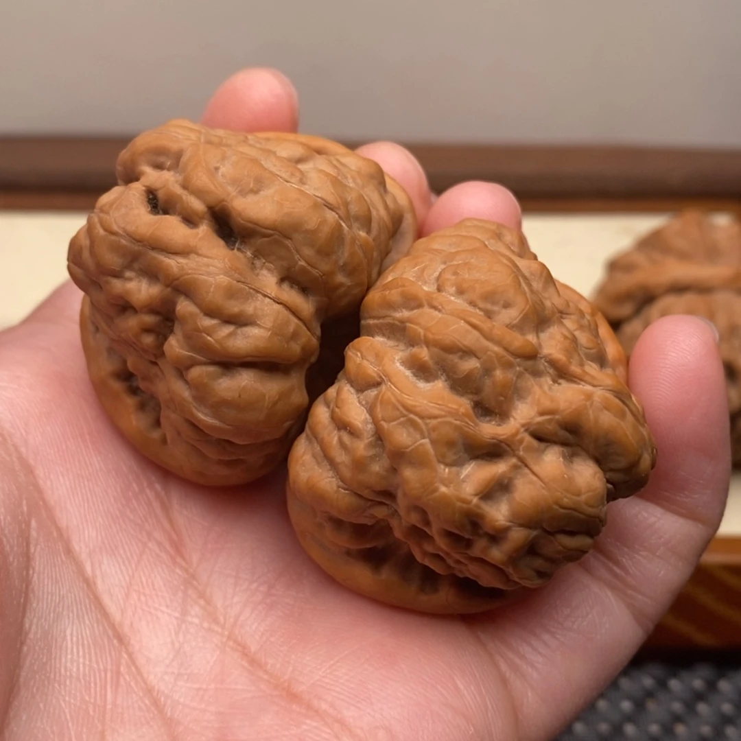 【闪购商品】把件文玩核桃边41左右