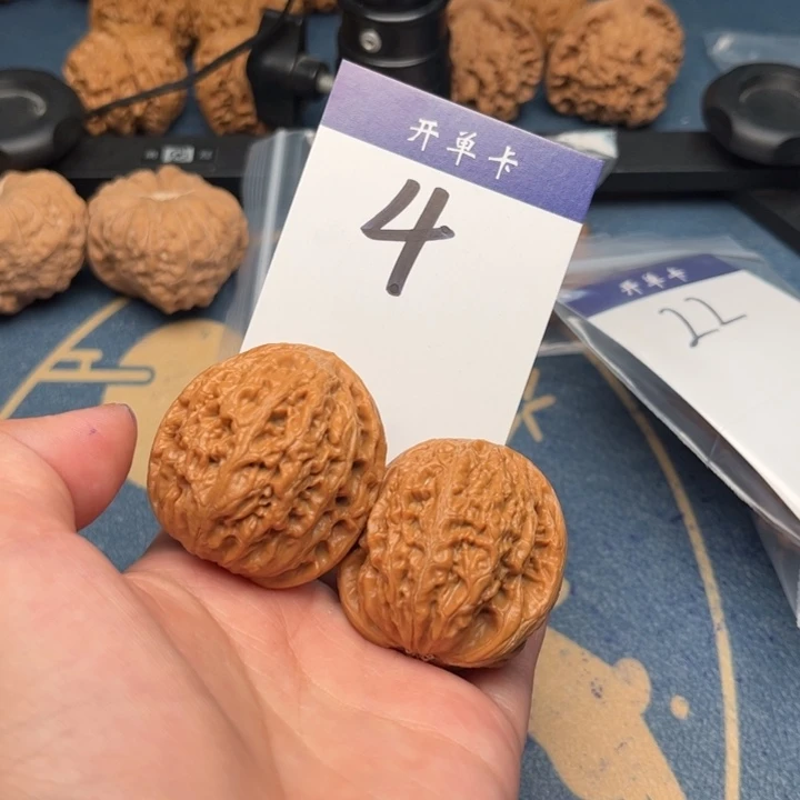吊坠文玩核桃1*6铁锤 39精修4