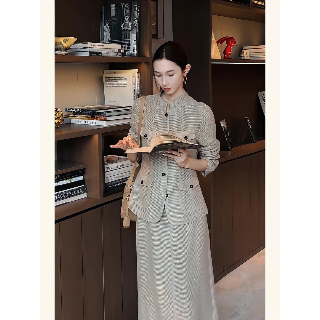 早秋轻职场通勤穿搭法式轻熟风清冷松弛感小香风高级感两件套装女