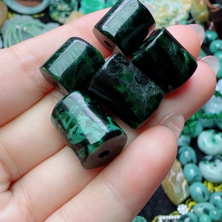 翡翠未镶嵌颈饰天然A货37