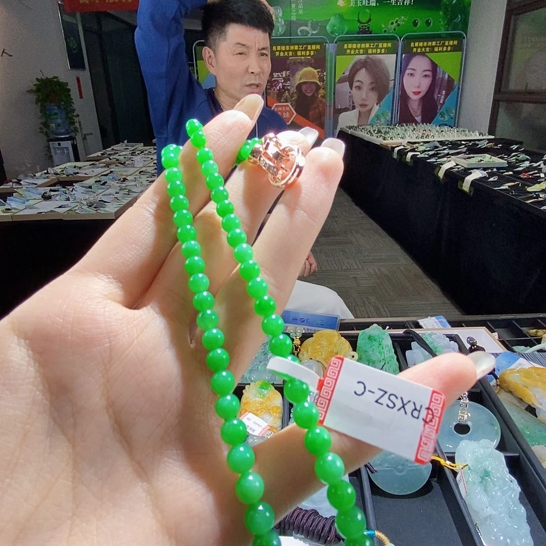 颈饰未镶嵌翡翠翡翠