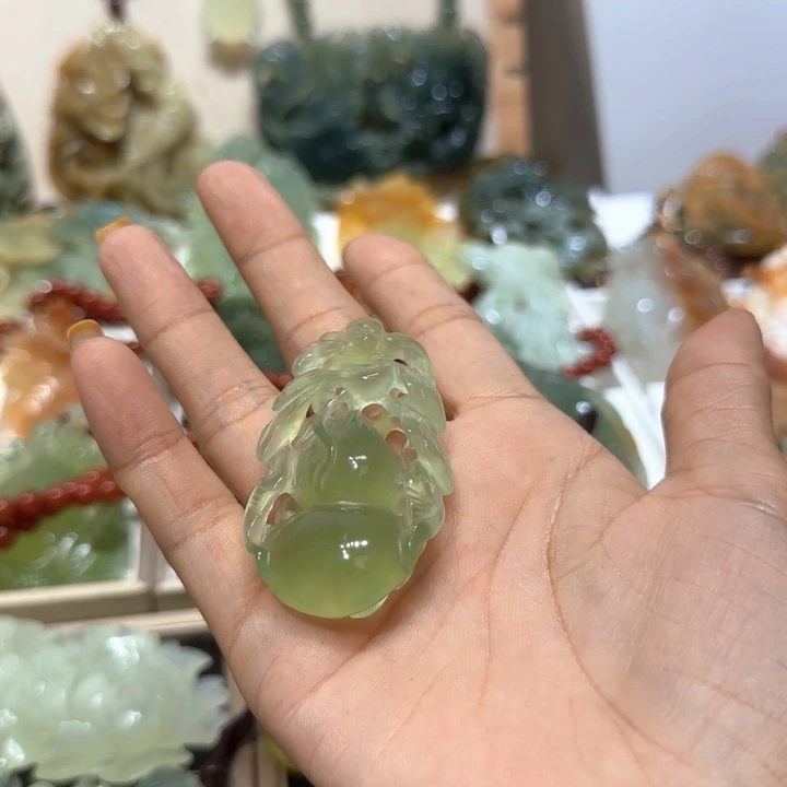 蛇纹石玉未镶嵌吊坠一**善