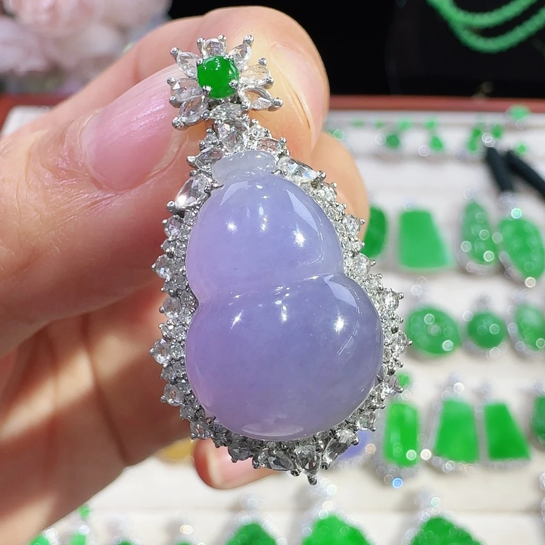 翡翠吊坠(不含链)18K金镶嵌