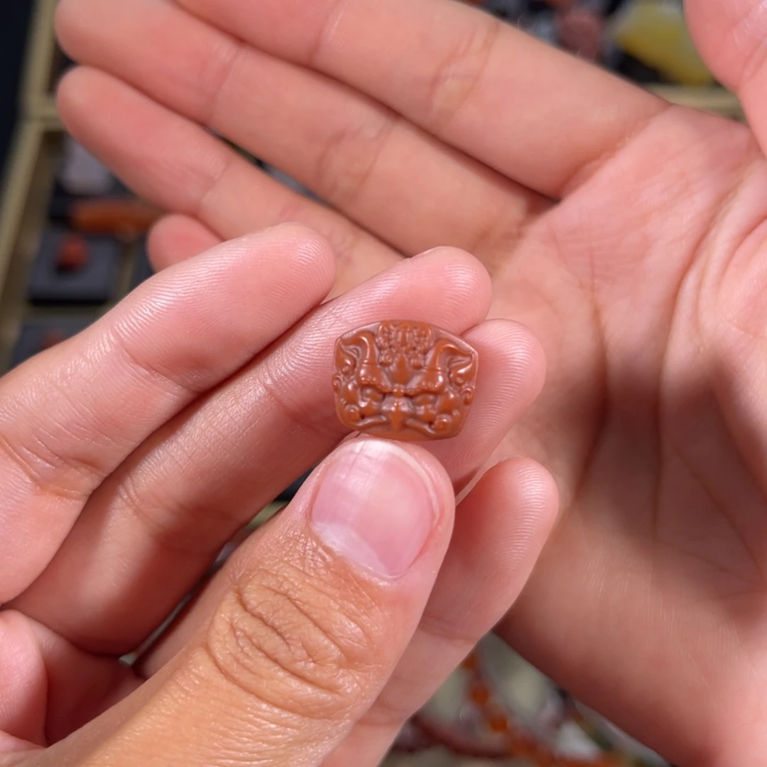 玛瑙/玉髓盐源料大鹏鸟。不退不换未镶嵌汽*