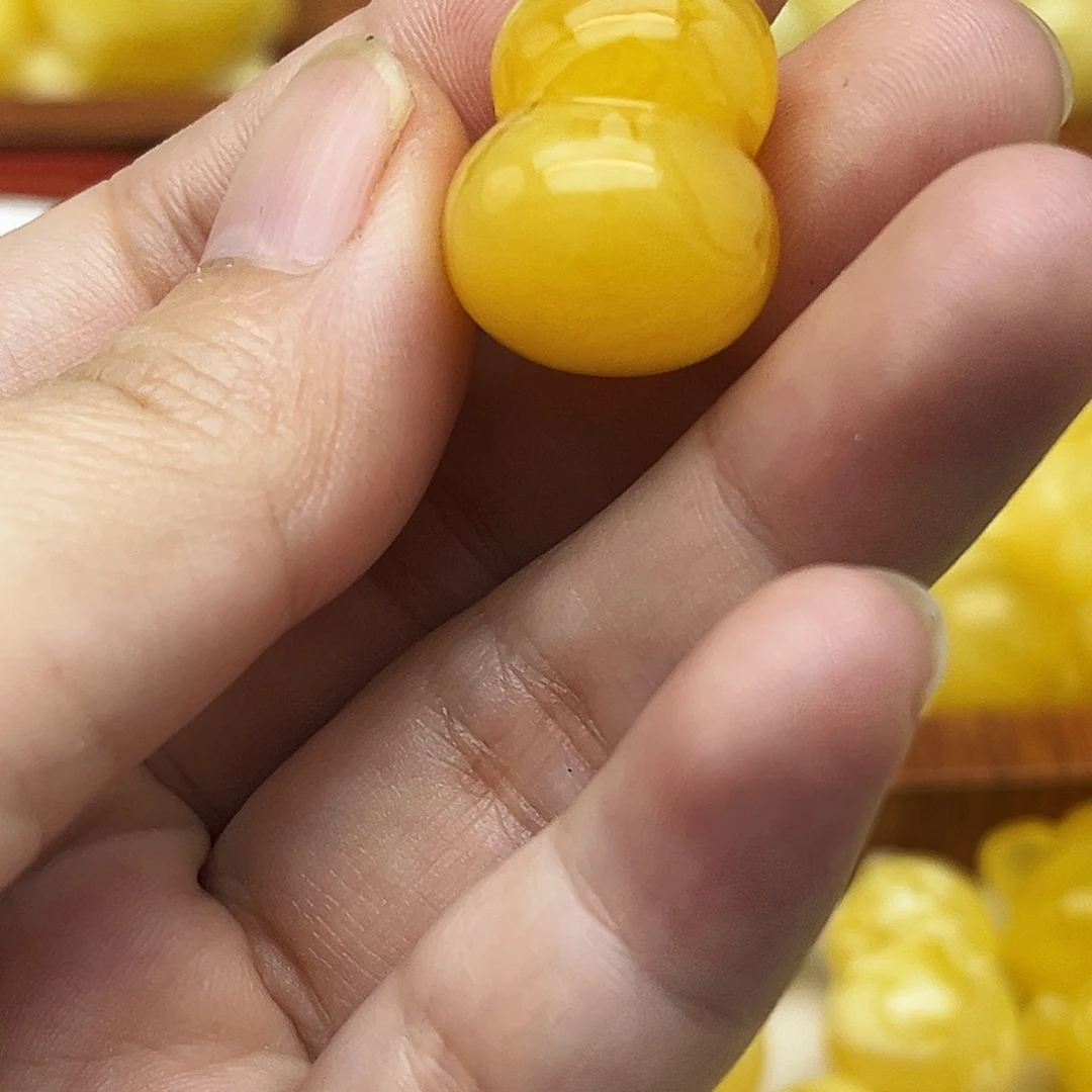 蜜蜡未镶嵌裸石配饰