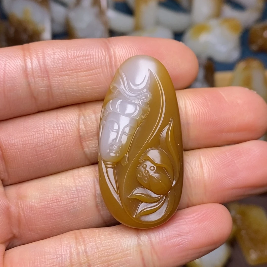 和田玉（糖玉）未镶嵌颈饰