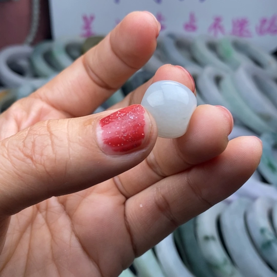 翡翠颈饰未镶嵌挂件
