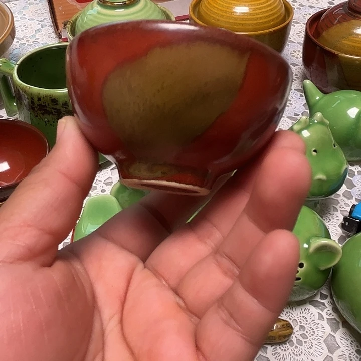 瓷铁红釉茶杯一一支