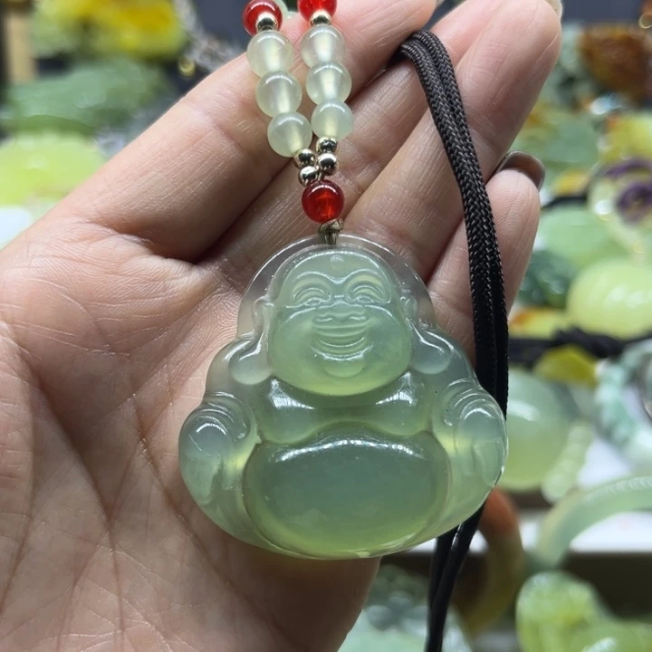 蛇纹石玉未镶嵌颈饰