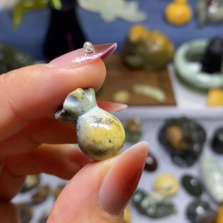 岫岩河磨玉（透闪石质玉）未镶嵌挂件