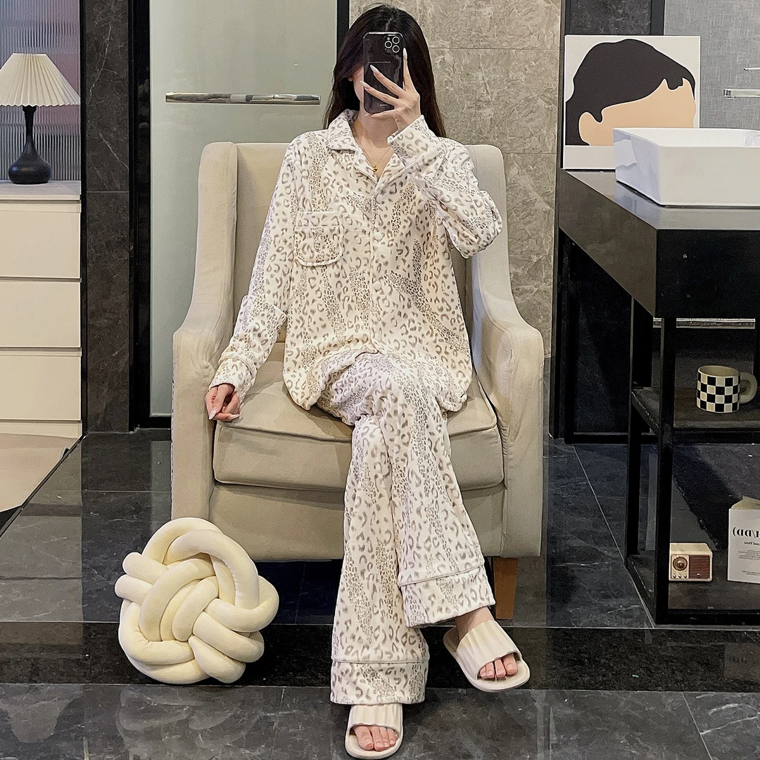睡衣女士秋冬季2025新款超柔海岛绒加厚珊瑚绒杏色豹纹套装家居服
